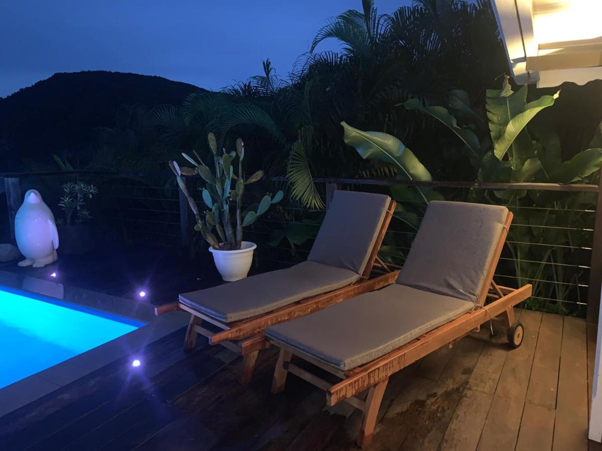 דסהייס Villa Pelican Lodge מראה חיצוני תמונה