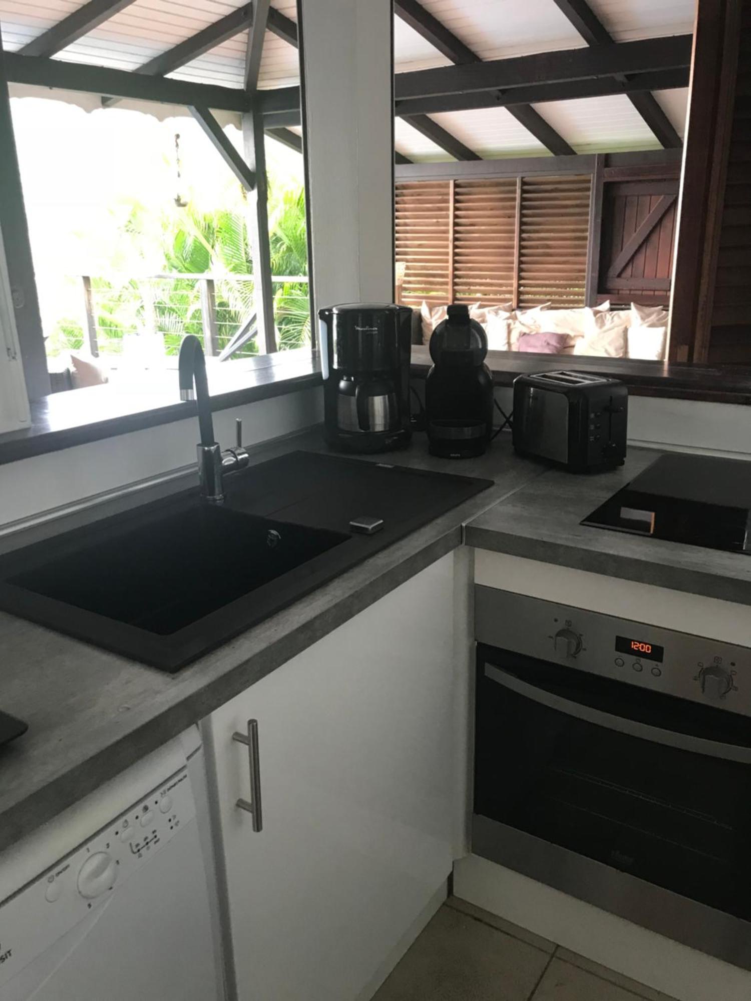 דסהייס Villa Pelican Lodge מראה חיצוני תמונה