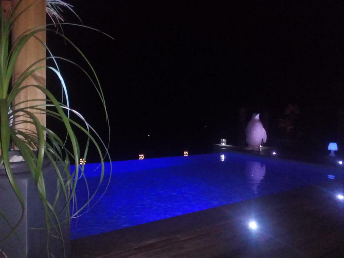 דסהייס Villa Pelican Lodge מראה חיצוני תמונה
